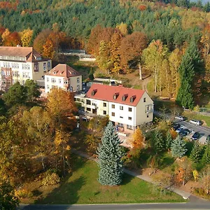 Roomingtons Franziskushoehe Hotel